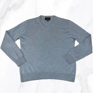 Fiesta Men's Light Blue V-Neck Sweater
